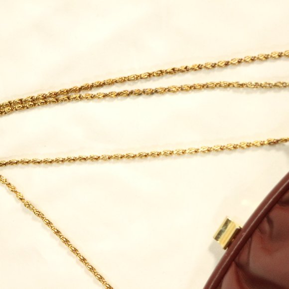 TJW by Mervyn's Genuine Leather Vintage Gold Chain Purse - Picture 4 of 13